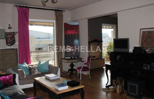 Fully furnished apartment in Maroussi 