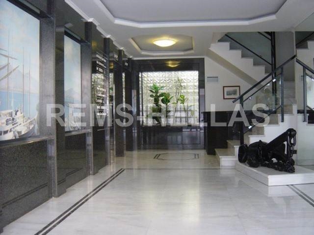 Excellent office in Piraeus with excellent sea view 