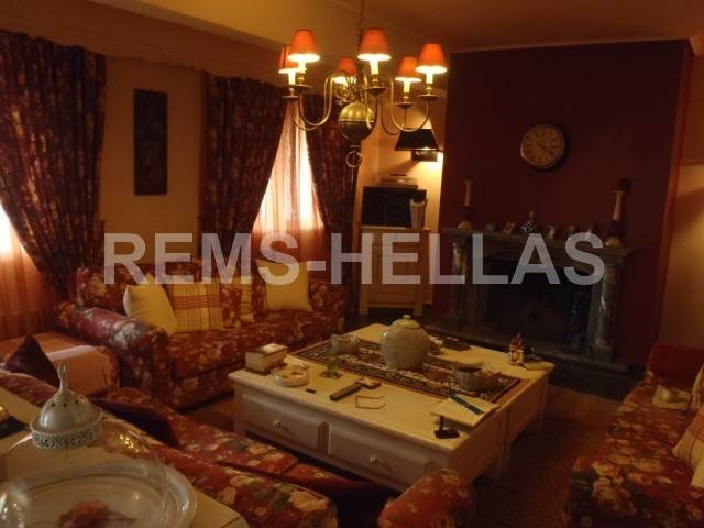 (Vermietung ) Residential/Wohnung || Athens North/Nea Erithraia - 243,00Sq.m, 4Bedrooms, 1.900€ 