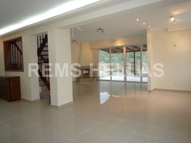 (Продажа) Residential/2 levels apartment || Attica (East)/Vari-Voula-Vouliagmeni/Voula - 210,00Sq.m, 3Bedrooms, 880.000€ 