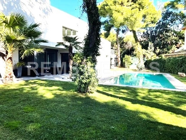 Kifissia Excellent detached house of 950sqm in a plot of 2500sqm with swimming pool 