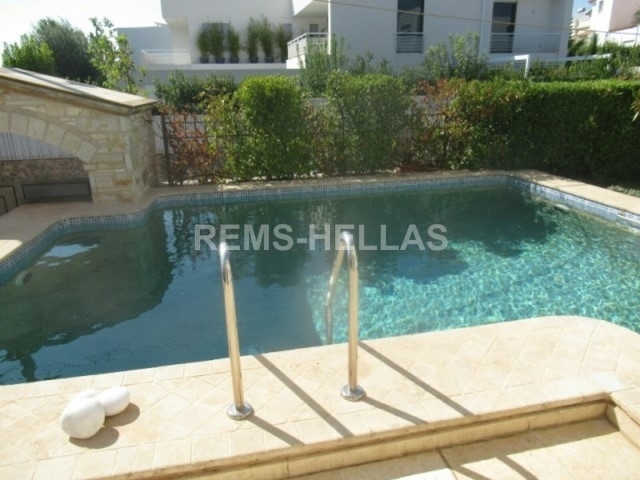 Kifissia - 428 Sq.m, 5 Bedrooms, swimming pool, garden 