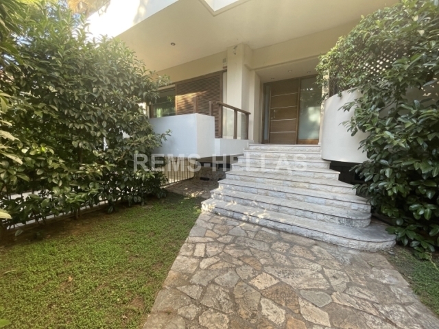 Kifissia - appartment 200 Sq.m with privet pool, 4 Bedrooms, 2.100€ 