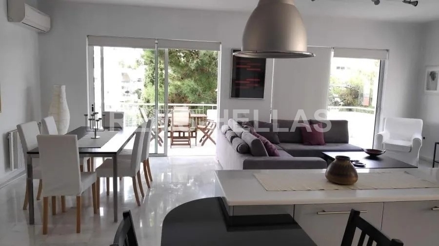 Fully furnished apartment in Maroussi 